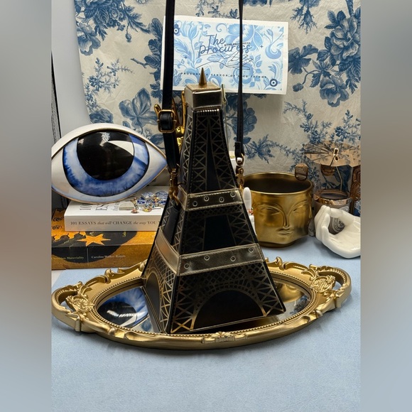 🆕 BETSEY JOHNSON 🧿 NWT Betsey in Paris Light Up Eiffel Tower Crossbody - Picture 2 of 16